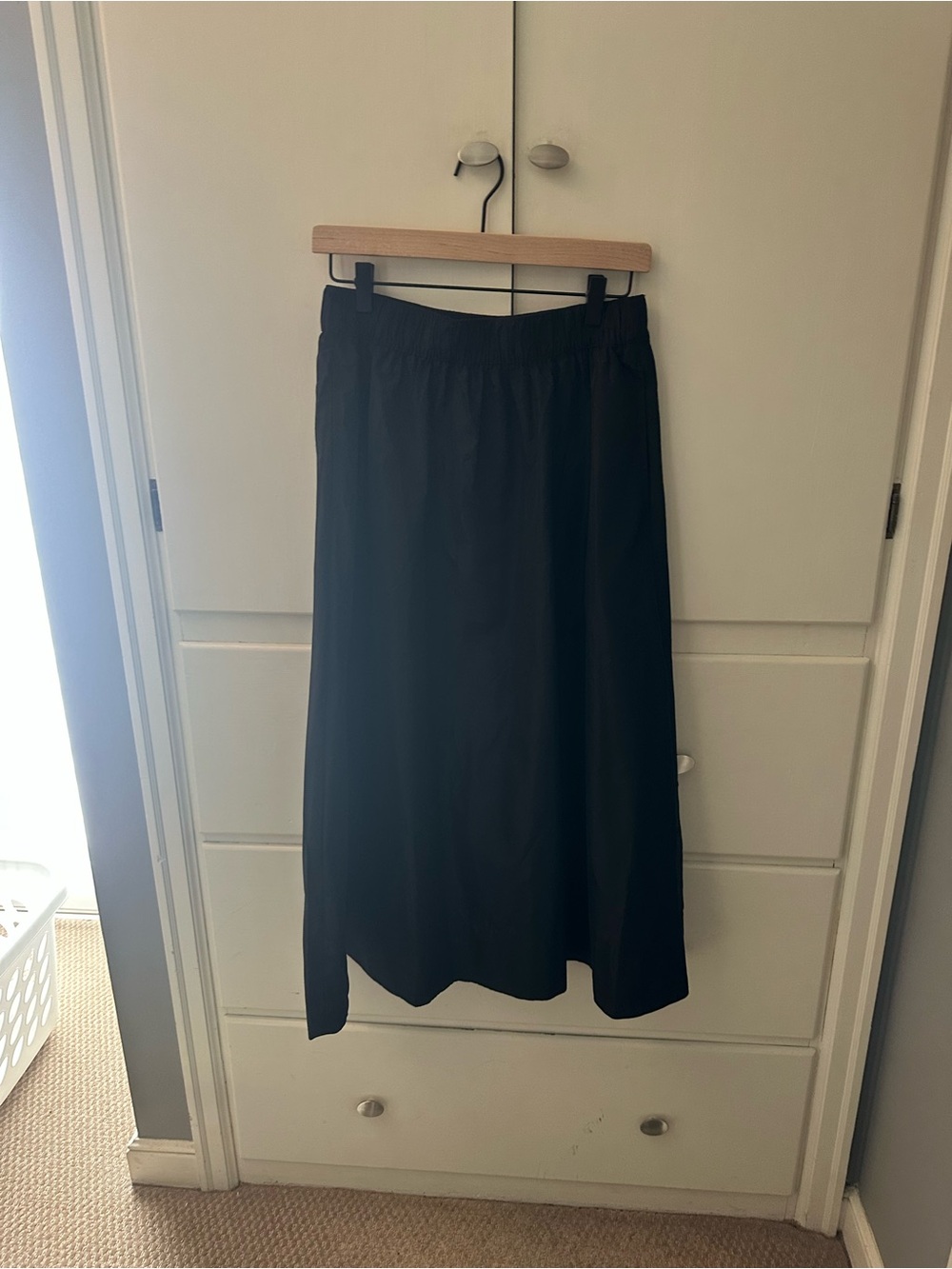 LOFT Black Elastic-Waist Maxi Skirt